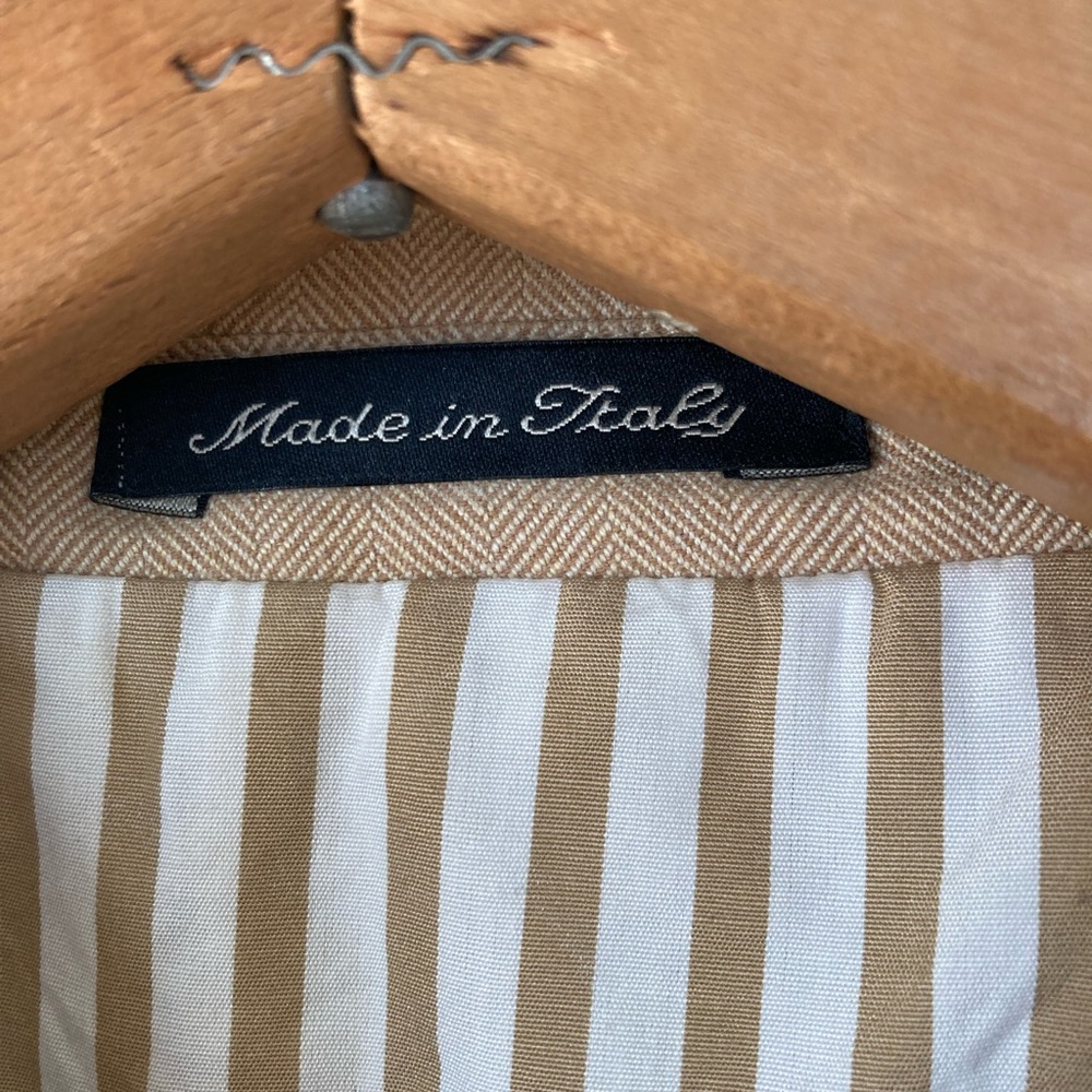 Faconnable Tan Sport Coat with Notch Lapel and Structured Shoulders